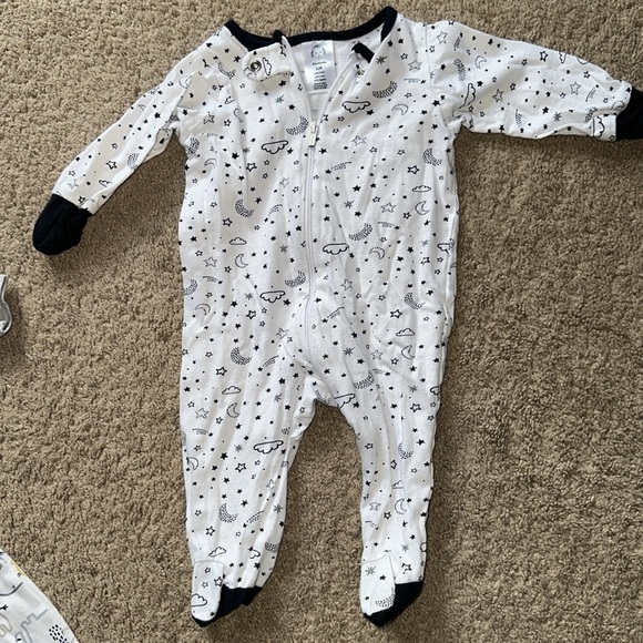 Gerber 0-3 months footies - Picture 2 of 5